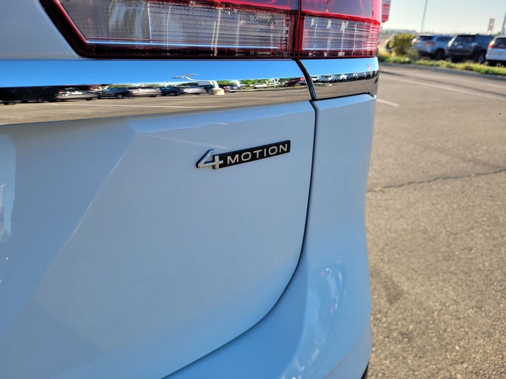 2023 Volkswagen Atlas 3.6L V6 SE w/Technology photo 3