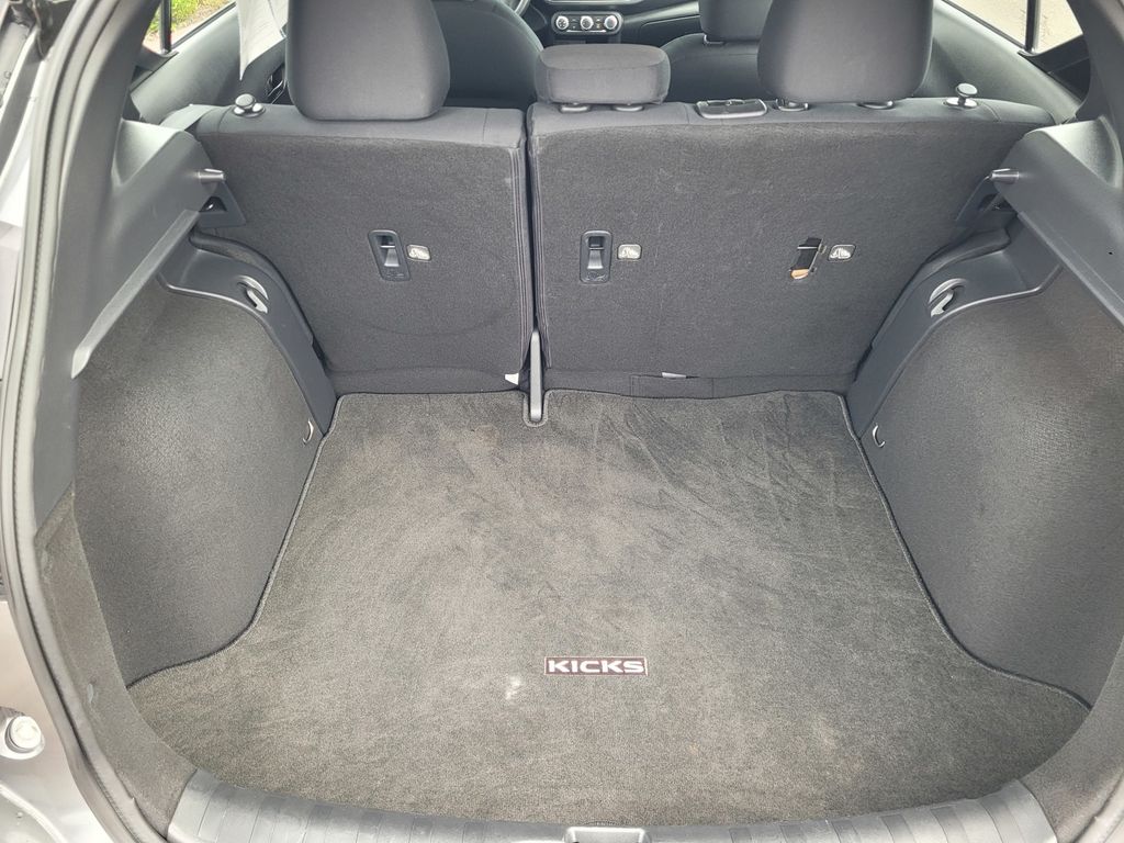 2023 Nissan Kicks S photo 6