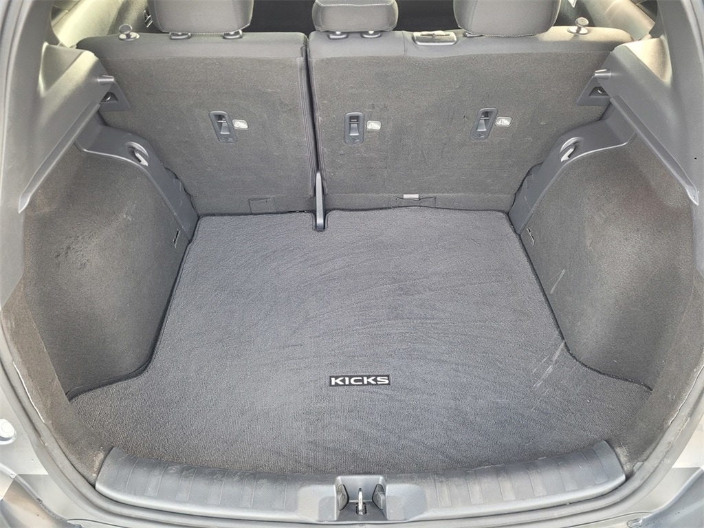 2019 Nissan Kicks S photo 4