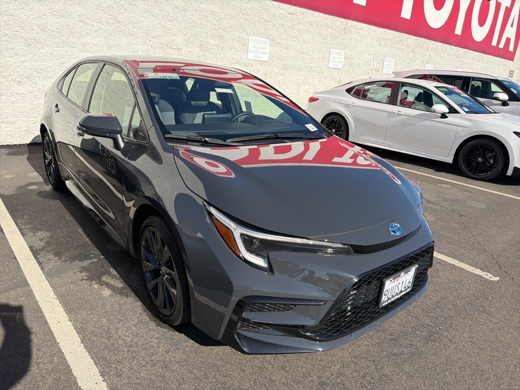 2025 Toyota Corolla LE's photo