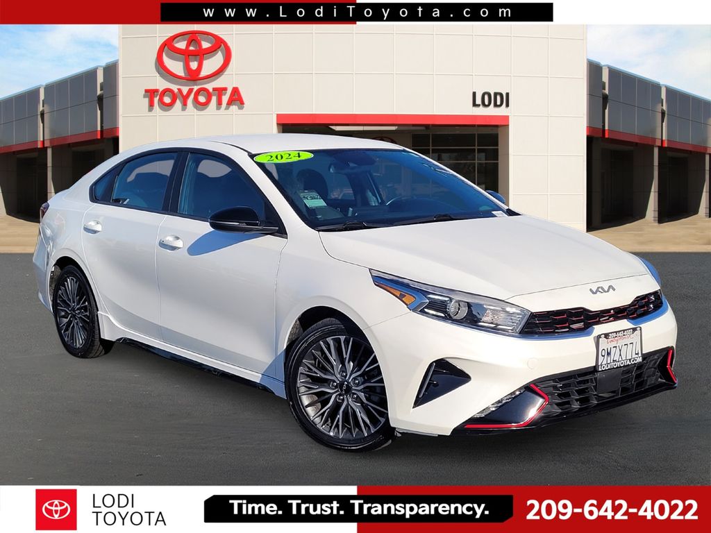 2024 Kia Forte GT-Line AT's photo