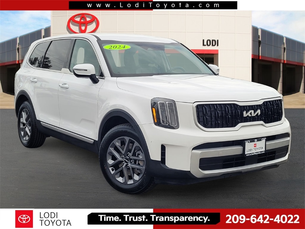 2024 Kia Telluride LX's photo