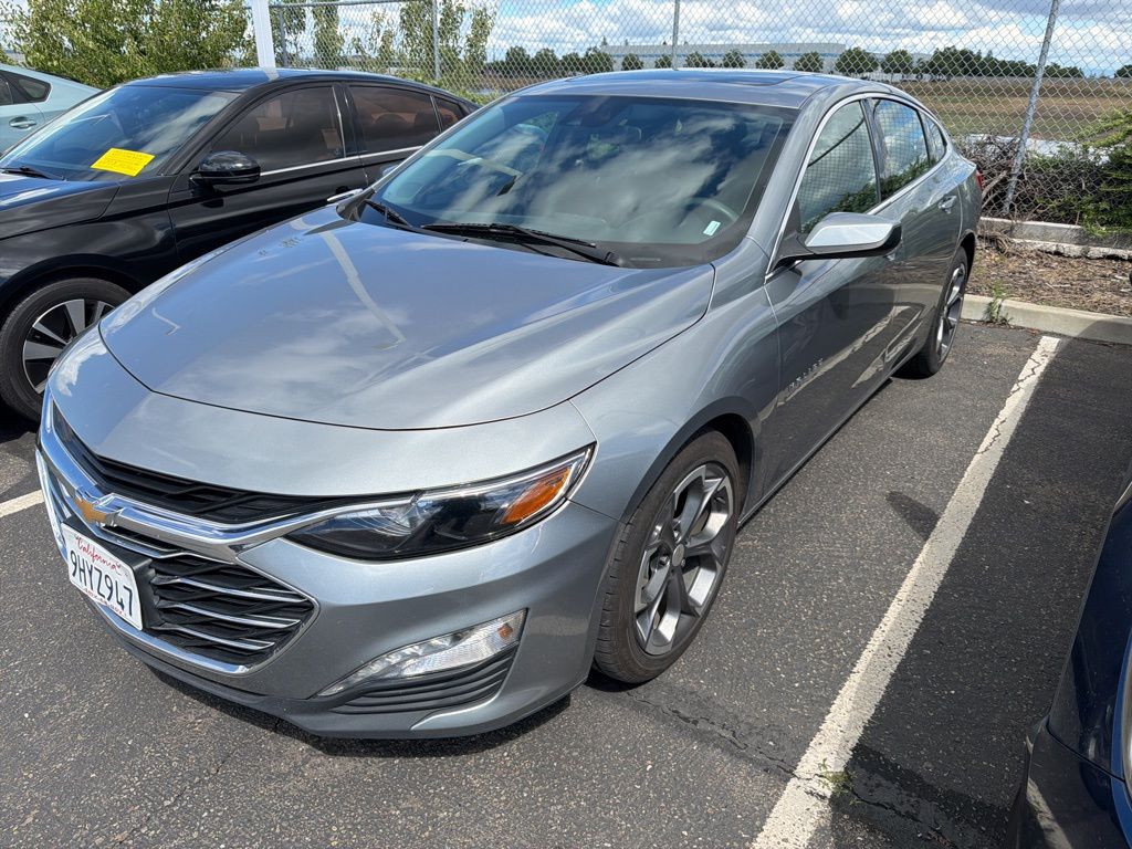 2024 Chevrolet Malibu LT photo 2