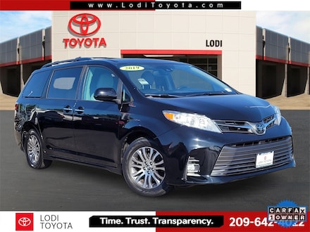2019 Toyota Sienna XLE Premium Minivan/Van