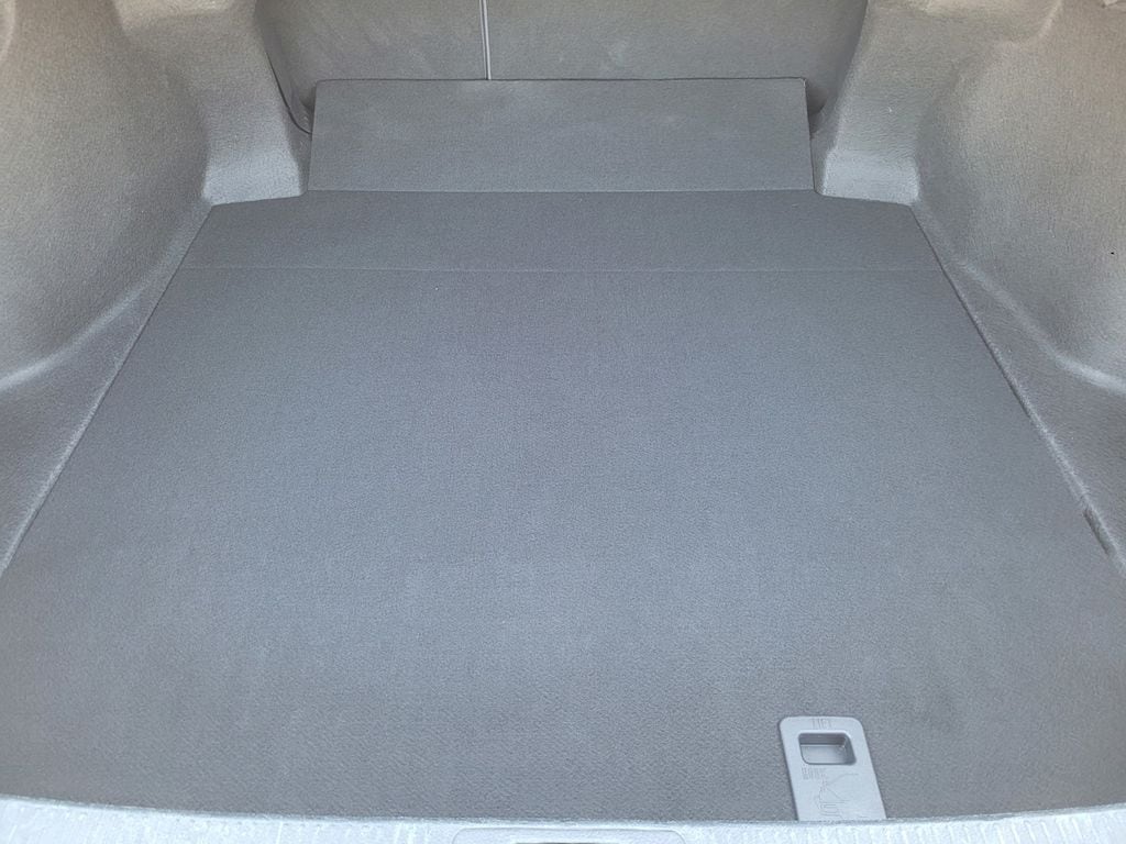 2022 Toyota Camry SE photo 6