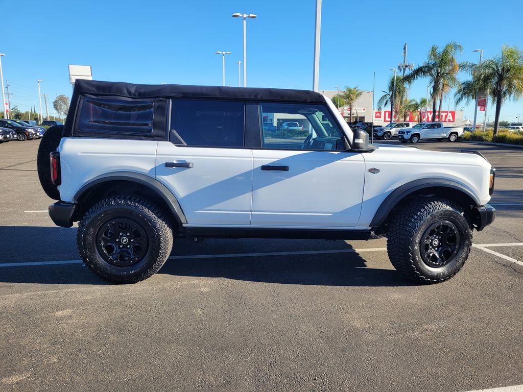 2023 Ford Bronco Wildtrak photo 2