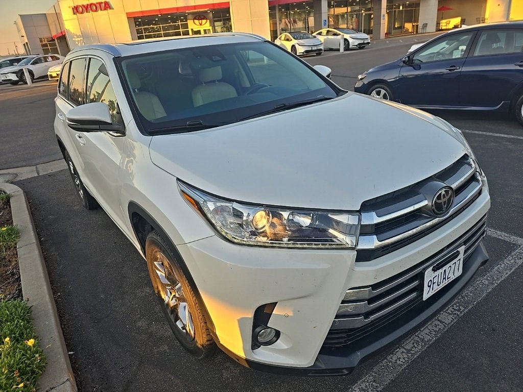 Used 2018 Toyota Highlander Limited with VIN 5TDYZRFH8JS237795 for sale in Lodi, CA