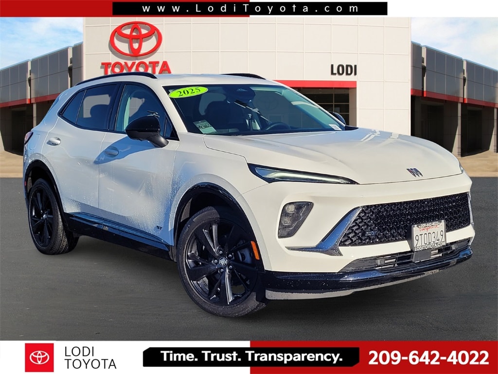 2025 Buick Envision Sport Touring's photo