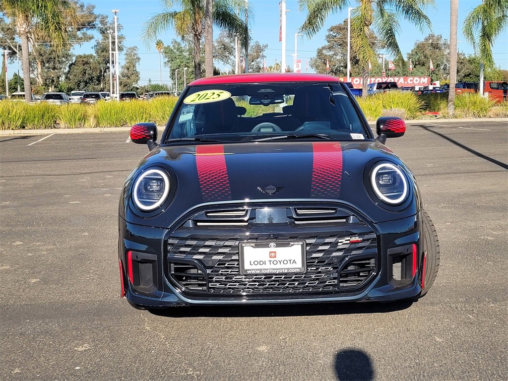 2025 Mini Cooper 2 Door Hardtop Iconic photo 2