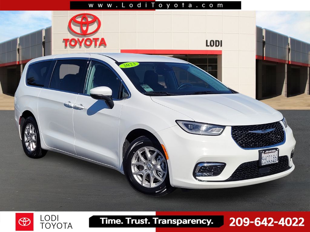 2023 Chrysler Pacifica Touring L