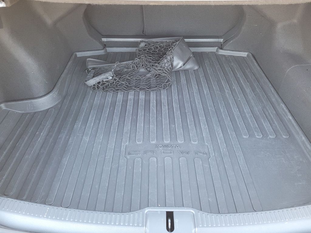 2023 Toyota Crown Limited photo 3