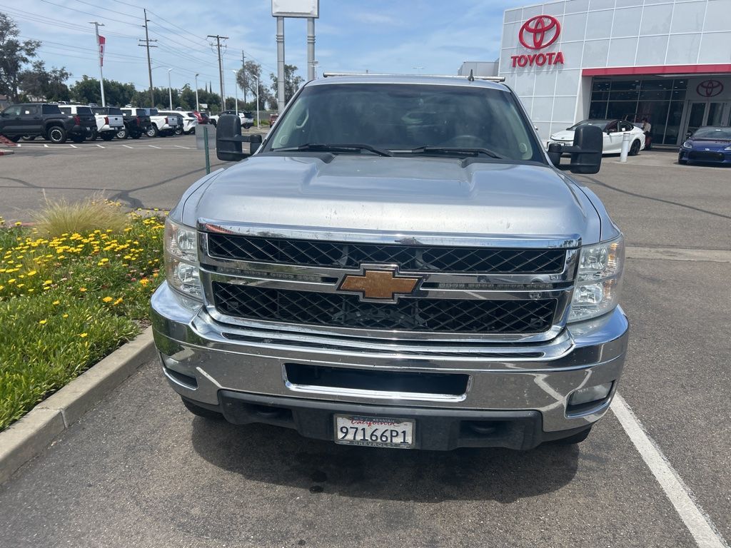 2014 Chevrolet Silverado 2500HD LT photo 2