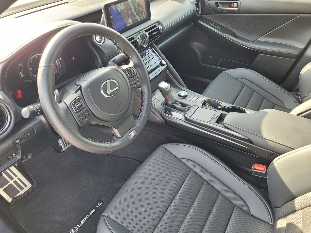 2025 LEXUS IS 350 F Sport photo 3