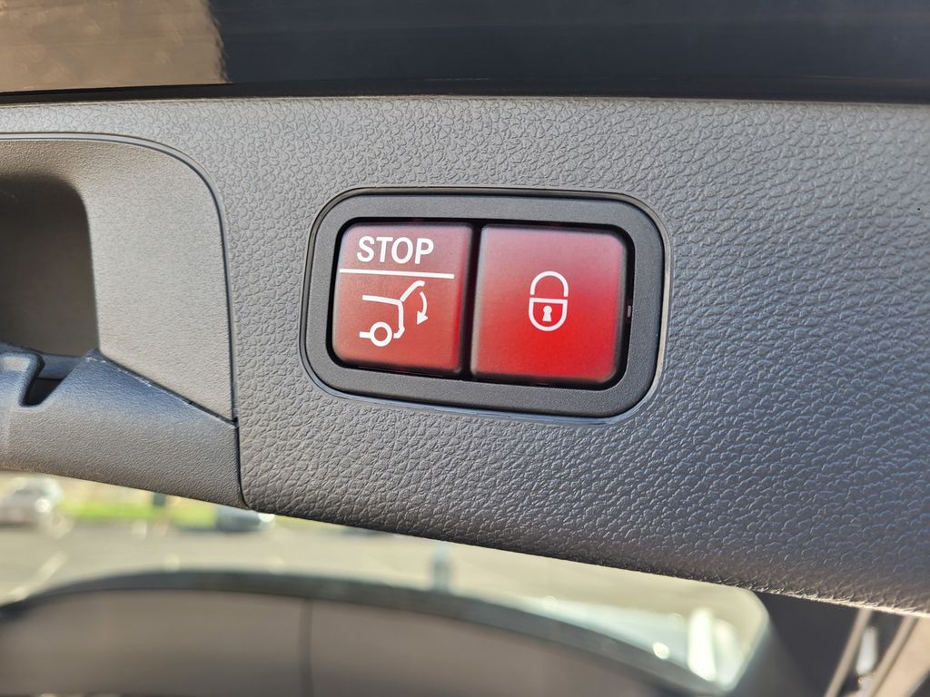 2022 Mercedes-Benz GLC GLC 300 photo 3