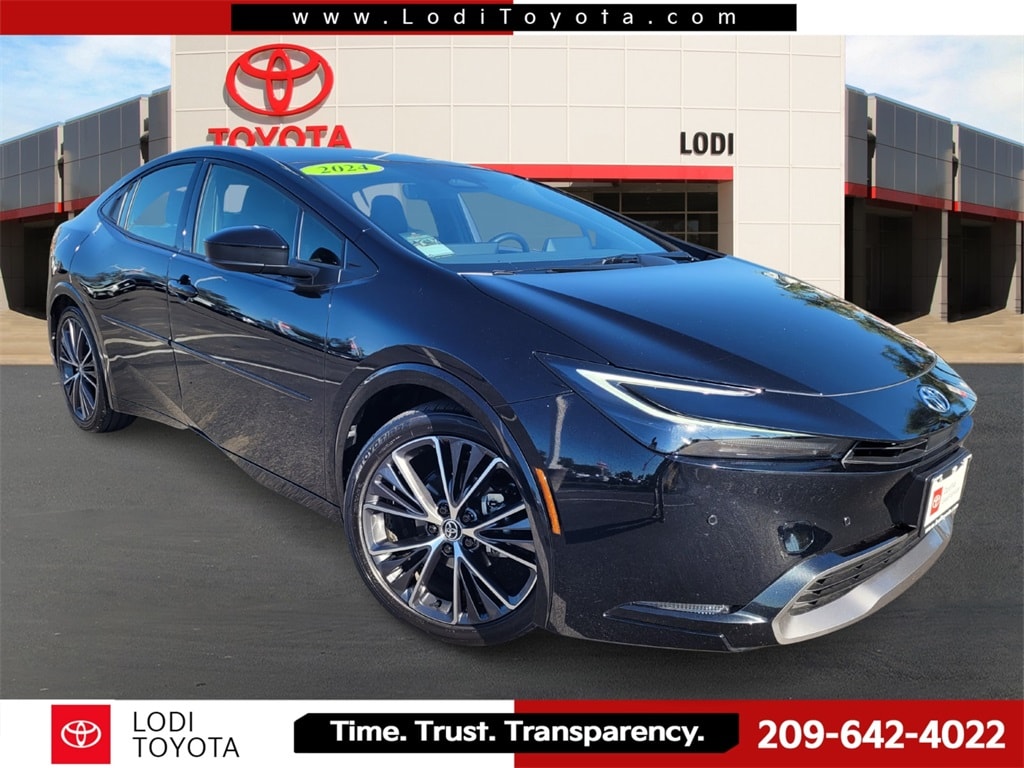 2024 Toyota Prius XLE photo 2