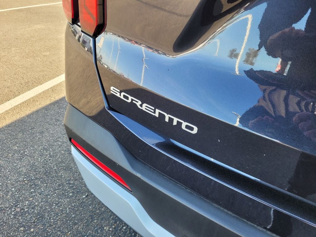 2026 Kia Sorento LX photo 5