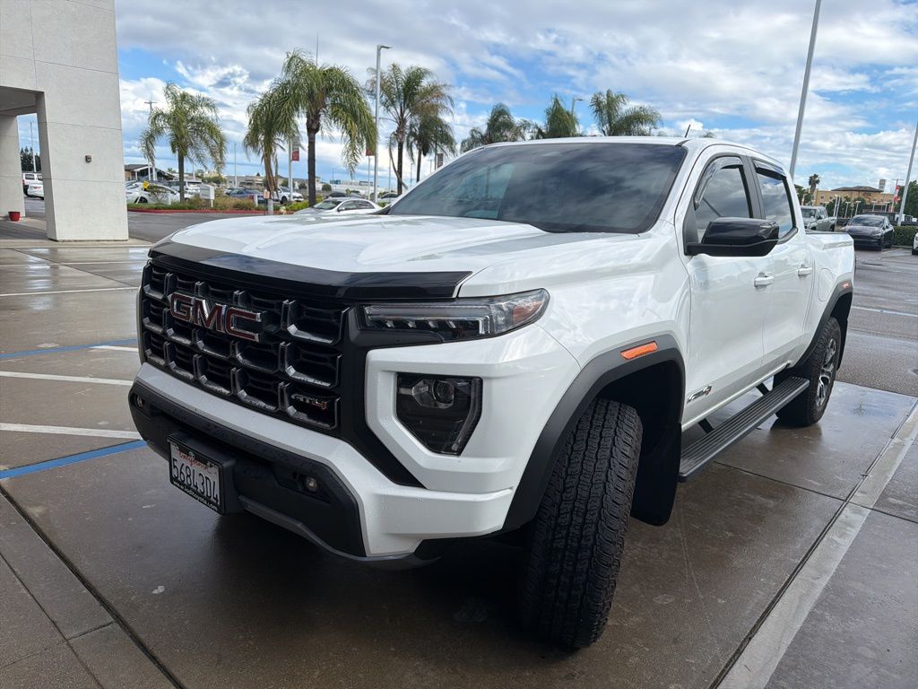 2024 GMC Canyon AT4 photo 2