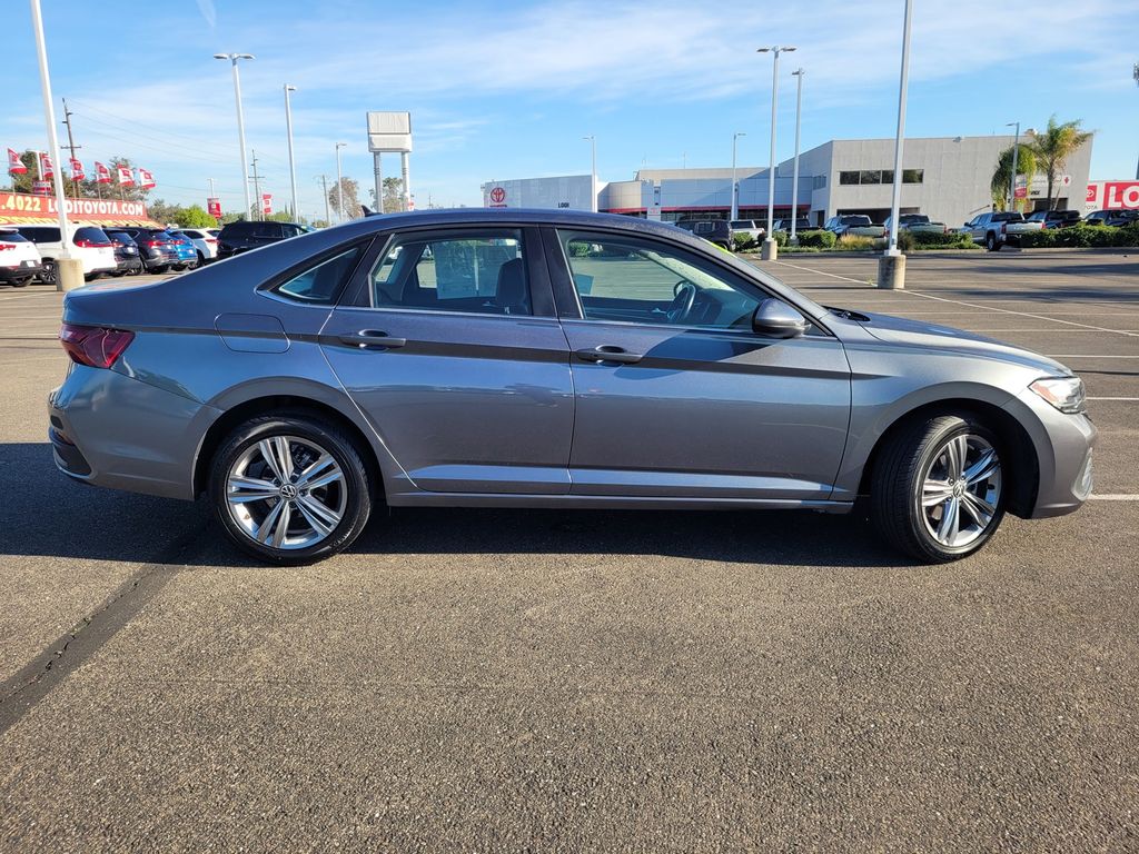 2024 Volkswagen Jetta 1.5T SE photo 2