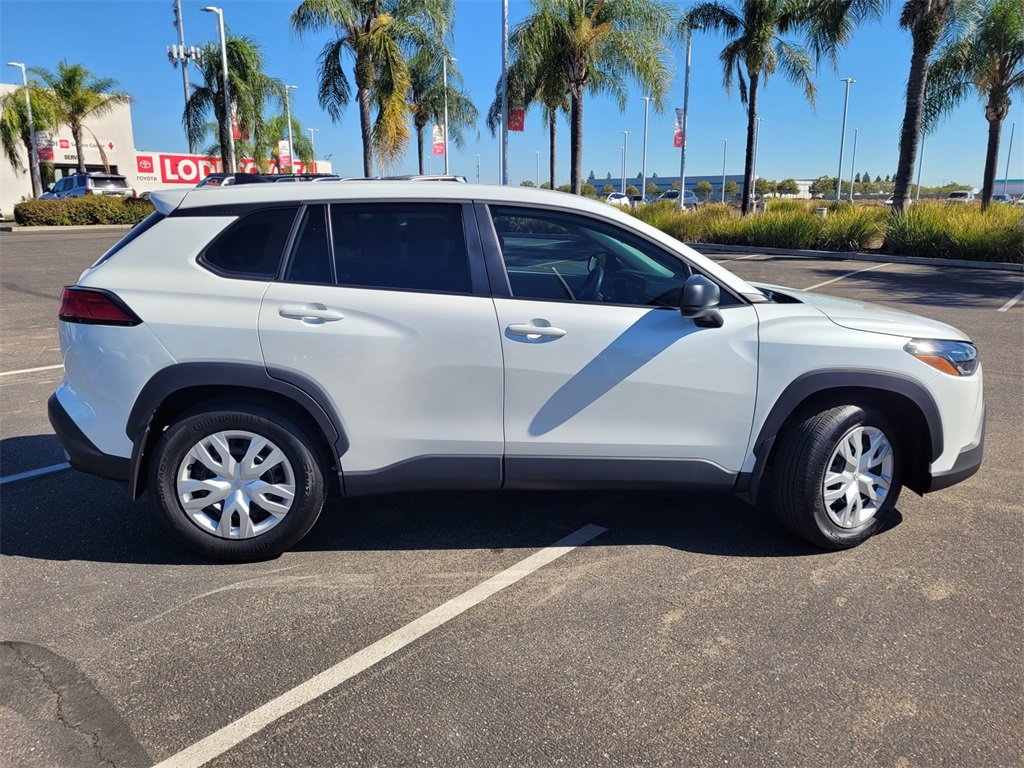 2025 Toyota Corolla Cross L photo 3