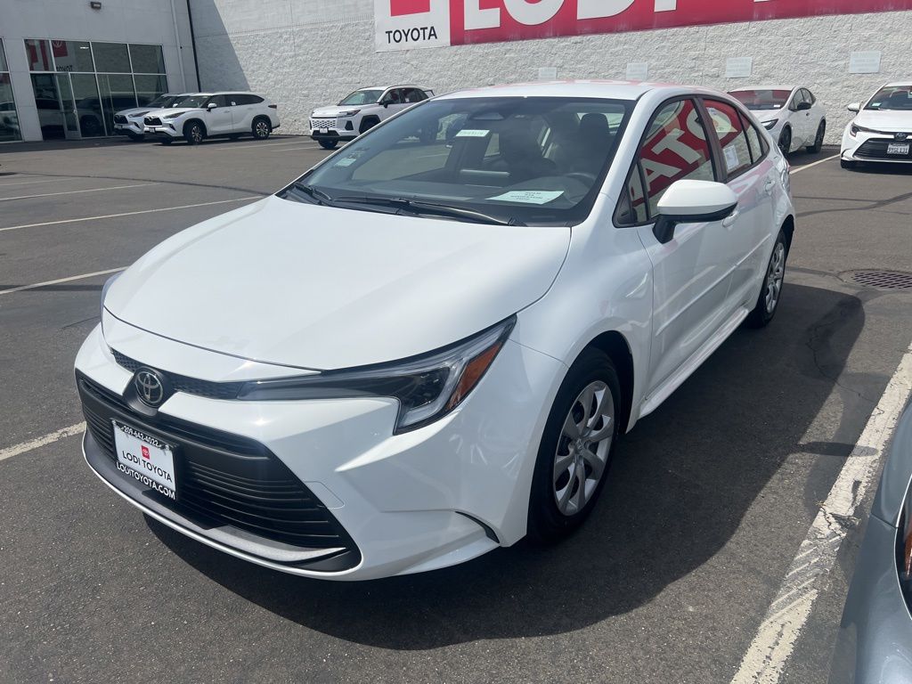 2026 Toyota Corolla Hybrid LE photo 3
