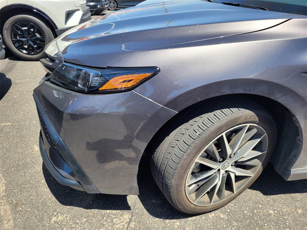 2024 Toyota Camry SE photo 3