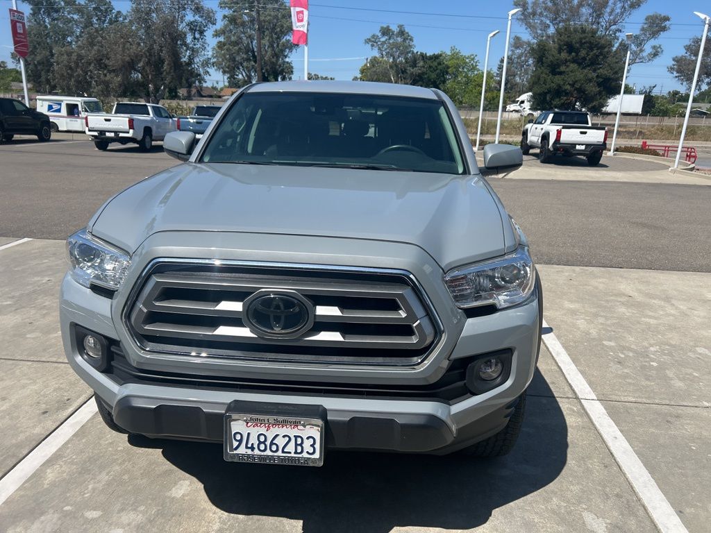 2021 Toyota Tacoma SR5 photo 2
