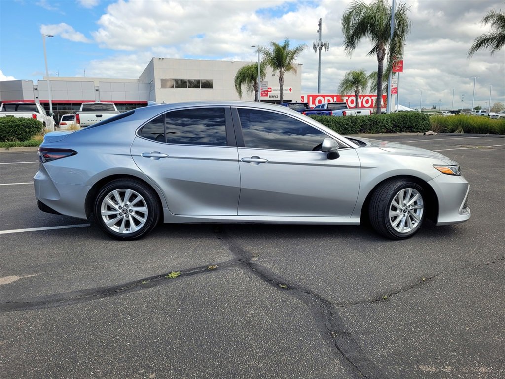 2023 Toyota Camry LE photo 4