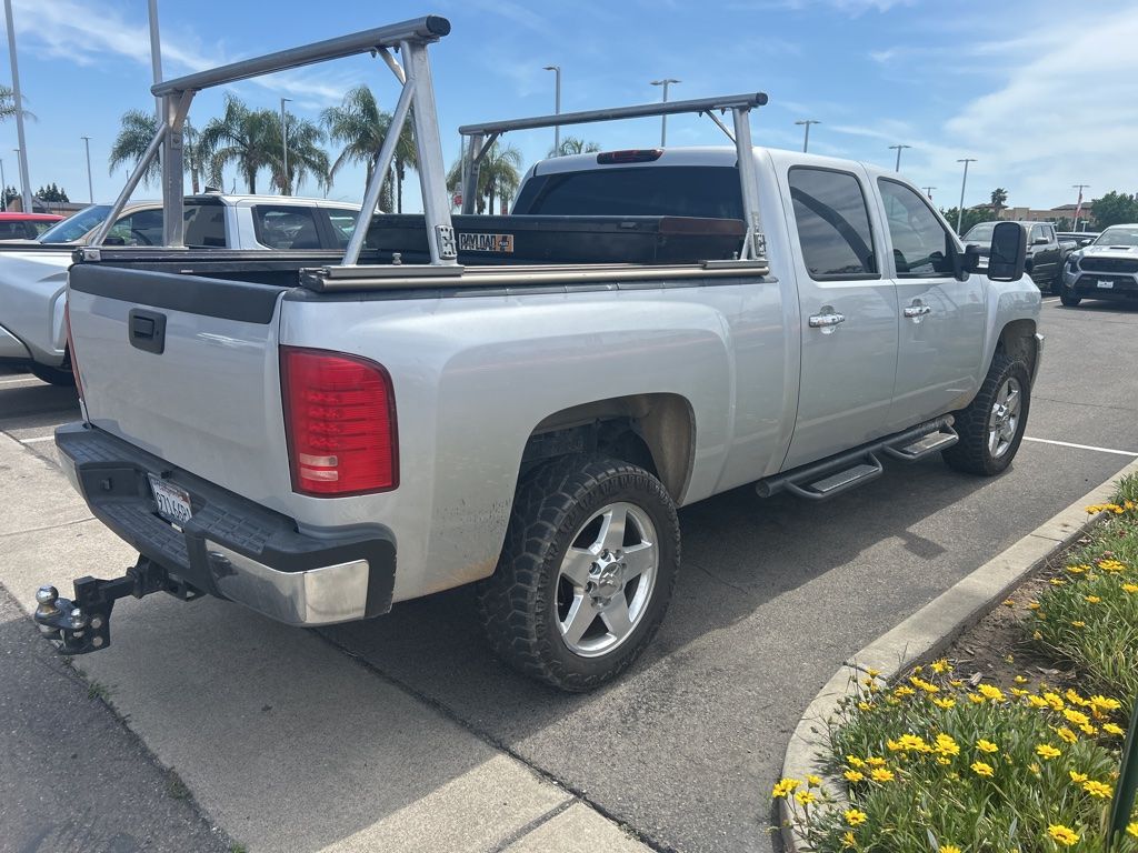 2014 Chevrolet Silverado 2500HD LT photo 4