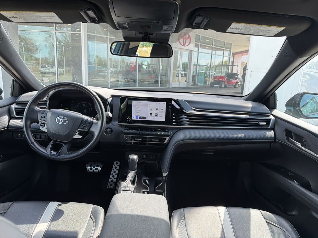 2025 Toyota Camry SE photo 6