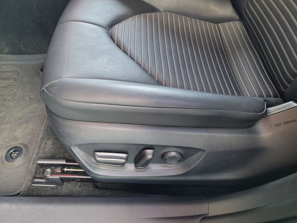 2023 Toyota Camry SE - Photo 27