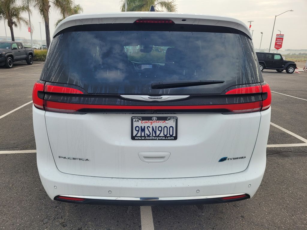 2024 Chrysler Pacifica Hybrid Select photo 4