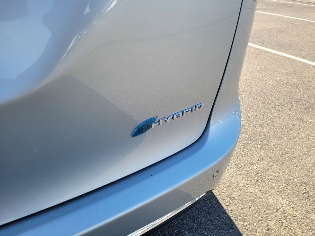 2023 Chrysler Pacifica Hybrid Touring L photo 6