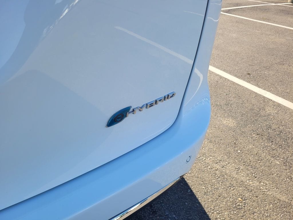 2023 Chrysler Pacifica Hybrid Limited photo 6