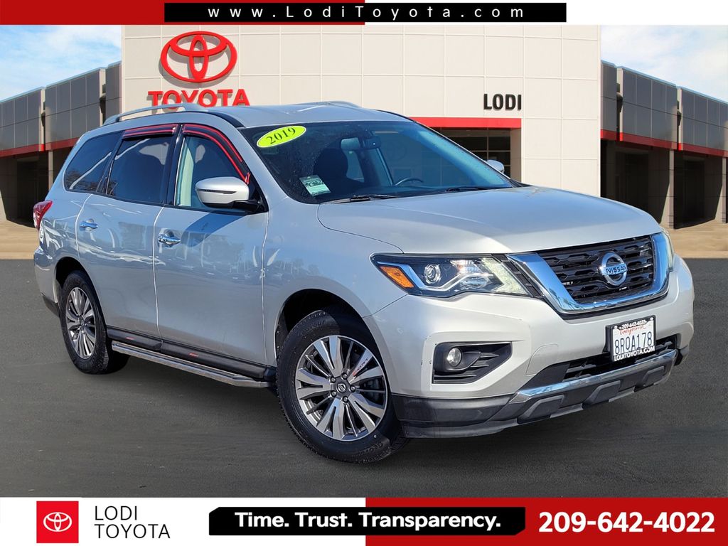 2019 Nissan Pathfinder SV 4WD's photo