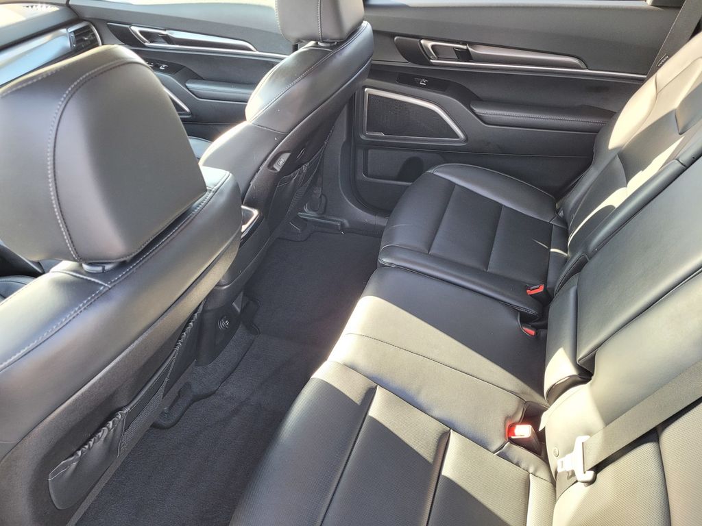 2024 Kia Telluride LX photo 3