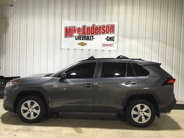 2021 Toyota RAV4 LE photo 2