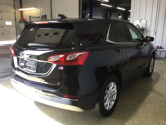 2020 Chevrolet Equinox LT photo 2