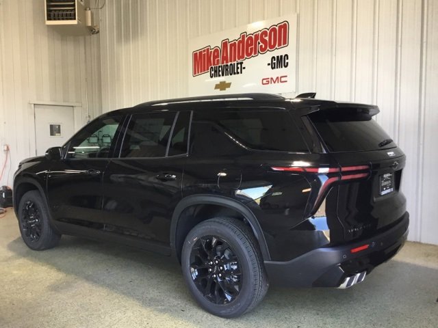2026 Chevrolet Traverse photo 2
