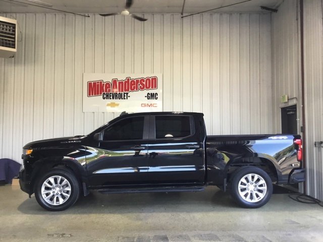 2020 Chevrolet Silverado 1500 Custom photo 2