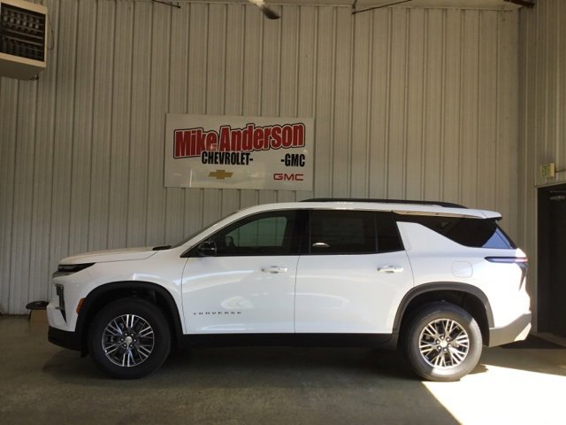 2026 Chevrolet Traverse photo 2