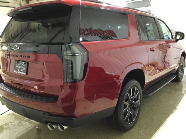 2026 Chevrolet Suburban RST photo 3