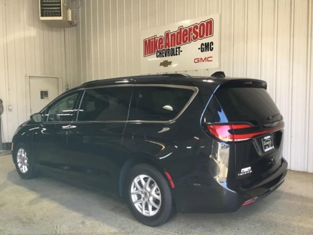 Used 2022 Chrysler Pacifica Touring L Van Passenger Van