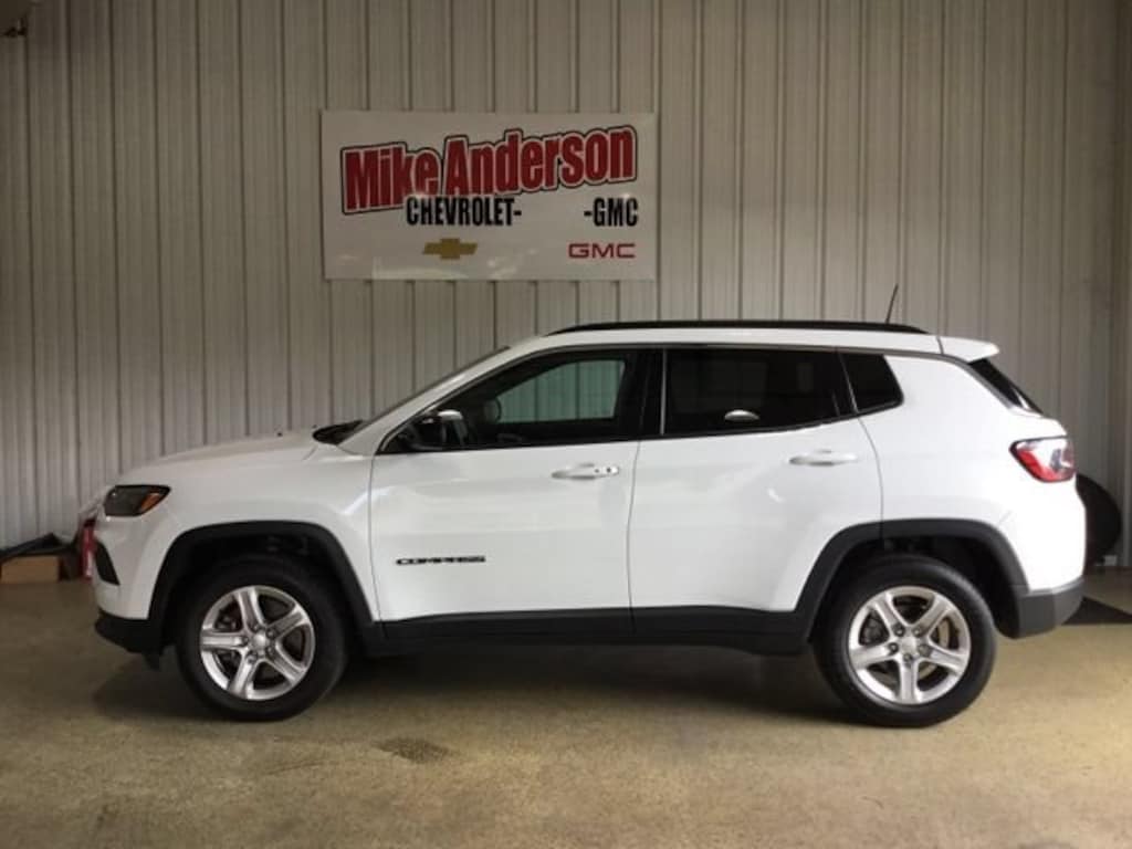 Used 2024 Jeep Compass Latitude SUV