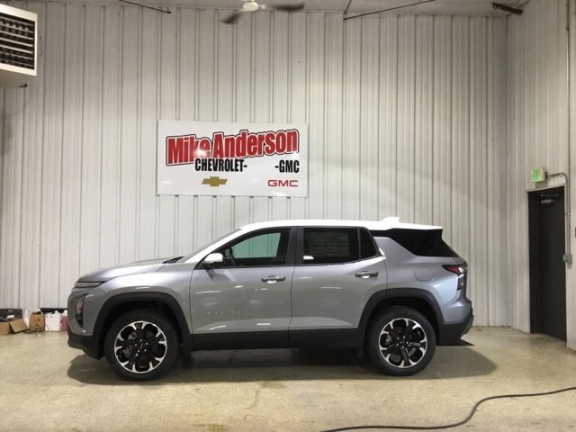 2026 Chevrolet Equinox LT photo 2