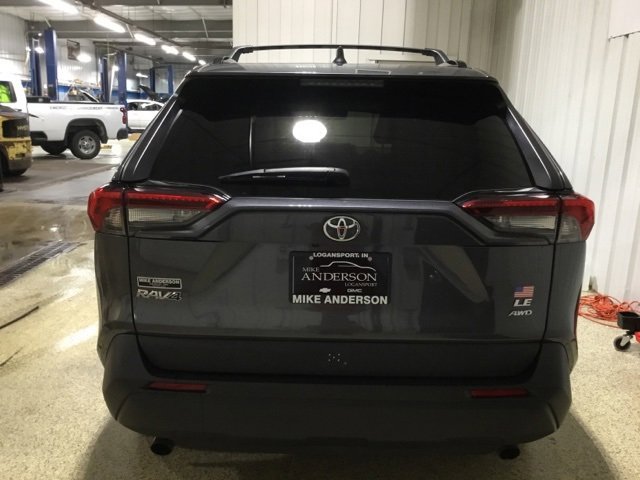 2021 Toyota RAV4 LE photo 4
