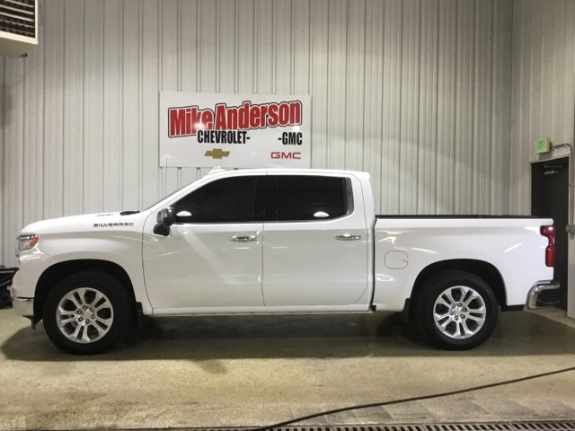 2023 Chevrolet Silverado 1500 LTZ photo 2