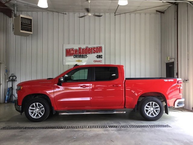 2019 Chevrolet Silverado 1500 LT photo 2
