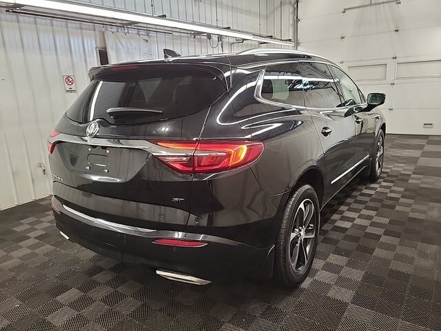 2021 Buick Enclave Essence photo 3