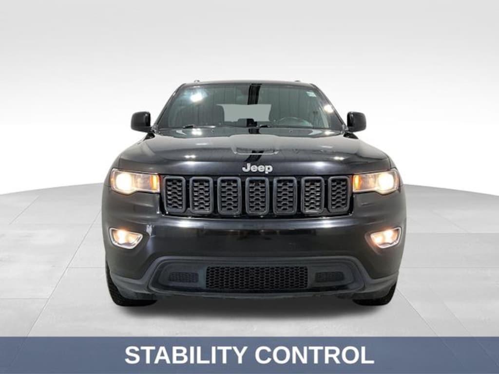 Used 2020 Jeep Grand Cherokee Laredo SUV