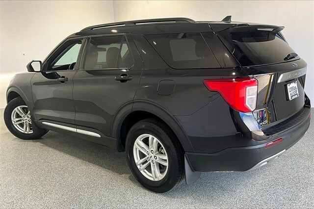 2023 Ford Explorer XLT photo 2